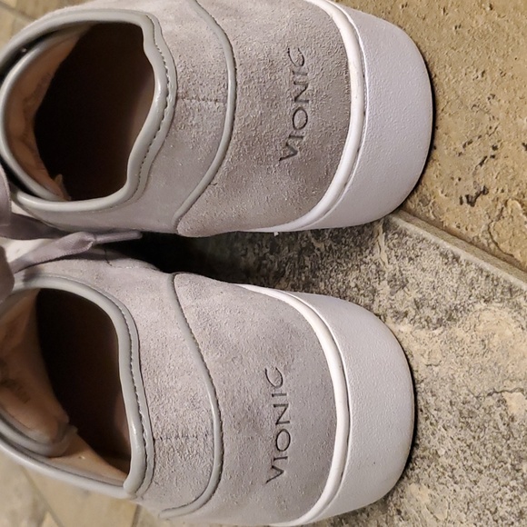 Vionic Women's Suede Leather sneakers 8 - Picture 8 of 8